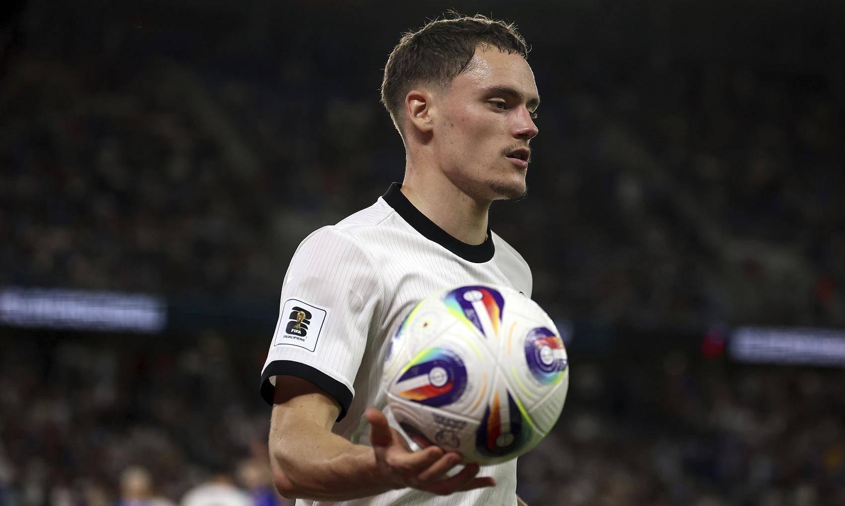 壹号娱乐app下载英格兰国家队关键战强势反弹；志在德甲名次提升；信心回归；临场指挥获称赞(英格兰人在德甲)