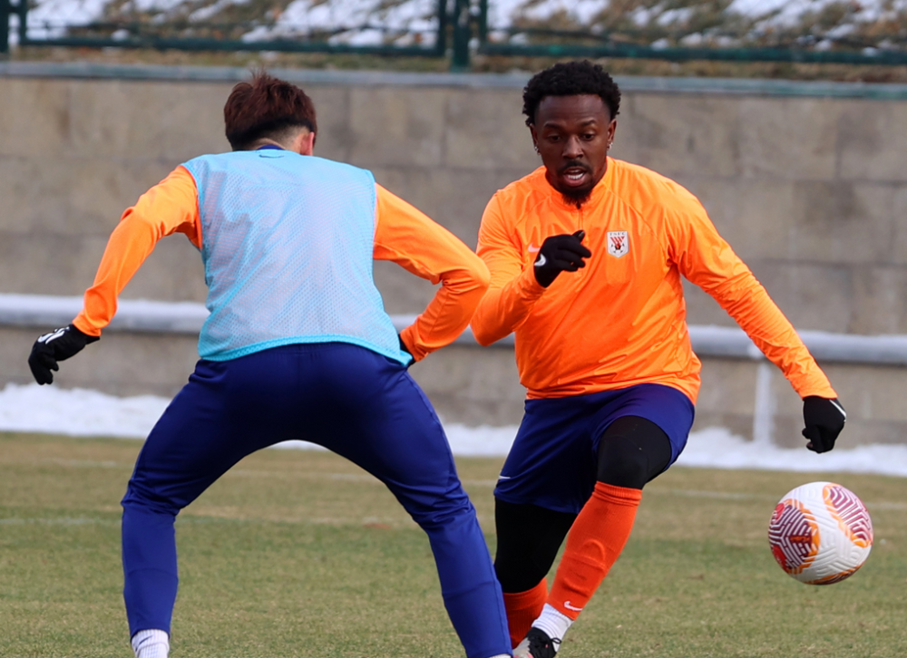 江苏男篮迎社区盾关键赛,加时末段扳平良机,令人意外,赛程密集仍需轮换的简单介绍 江苏男篮迎社区盾关键赛,加时末段扳平良机,令人意外,赛程密集仍需轮换的简单介绍