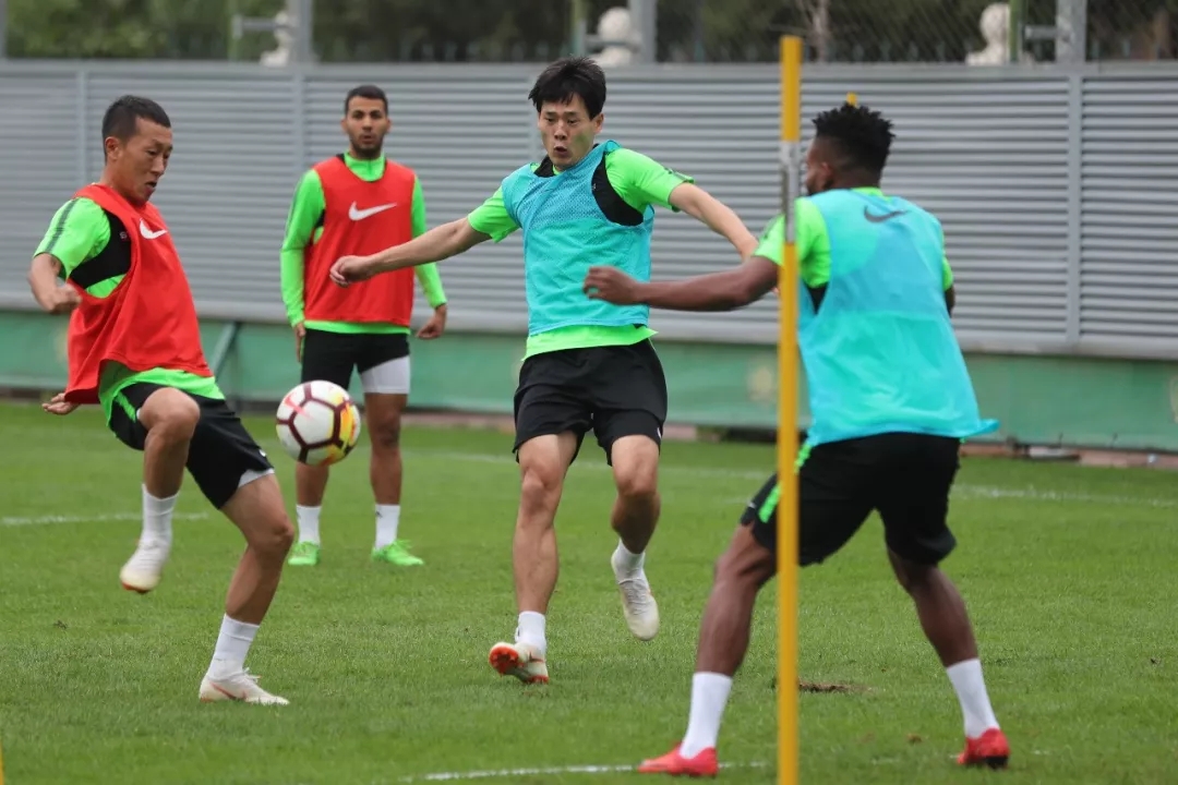 壹号娱乐登录入口斯图加特发布备战花絮；赛后再遭质疑；葡超任务艰巨；训练强度明显提升(超燃竞技场小黑一刀流)