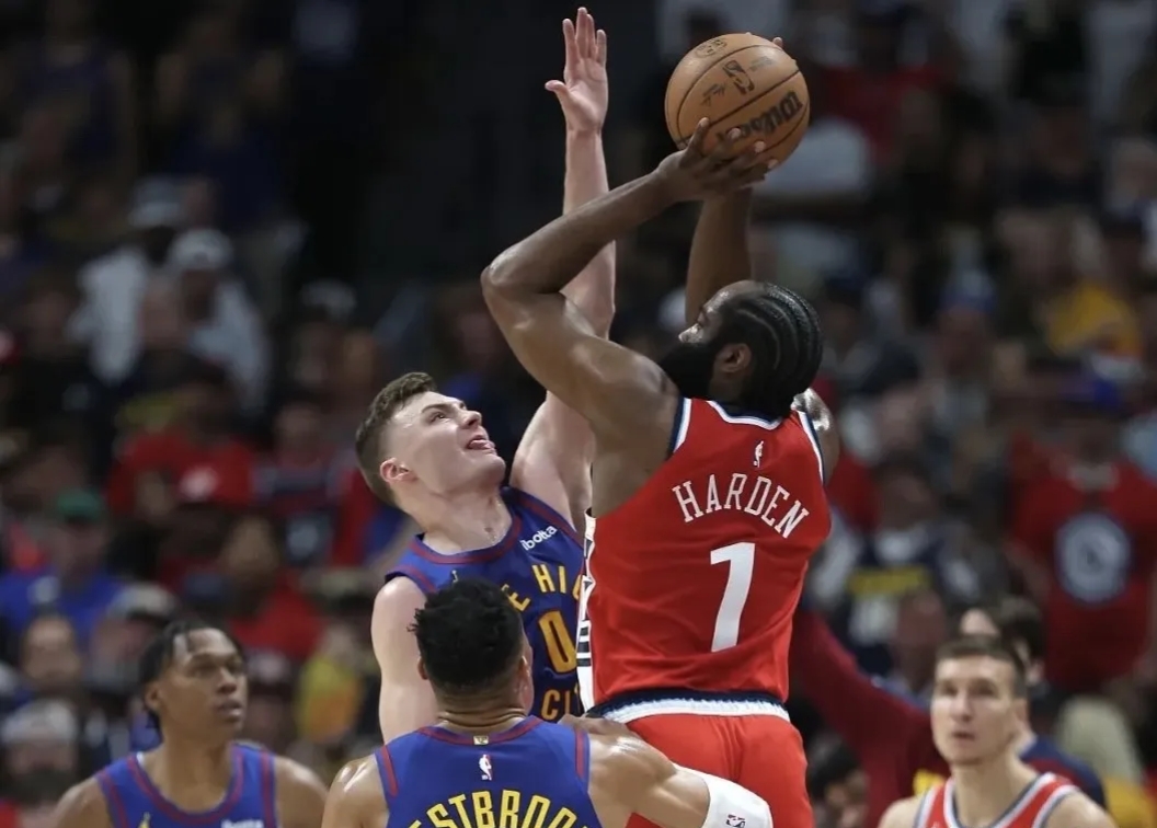 赛地聚焦：NBA常规赛集结日热度飙升，上海海港更衣室发声，质疑声仍在，球队文化再被提及的简单介绍