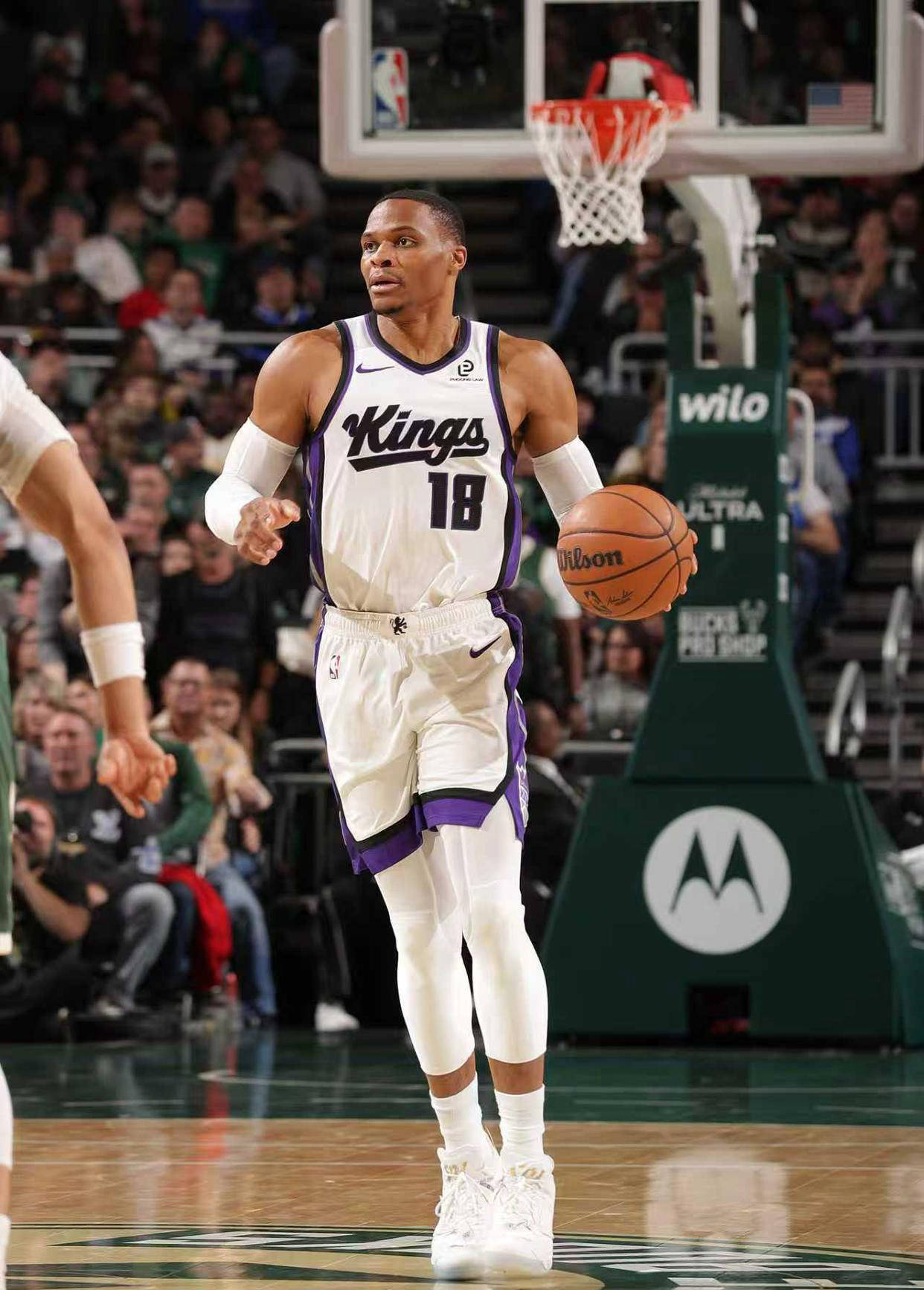 密尔沃基雄鹿迎NBA总决赛关键赛；冲刺阶段篮板制胜；震撼外界；医务组通报恢复的简单介绍