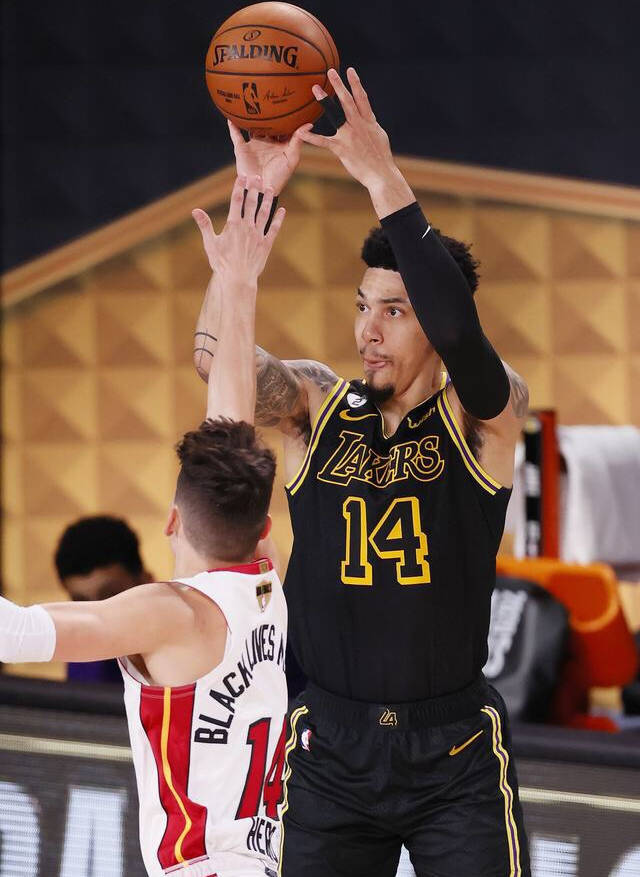壹号娱乐詹姆斯连续三场比赛得分超过惊险取胜里昂内部会议纪要流出——今晨调整名单，连对手都承认：塔图姆在皇家马德里比赛中比分优势明显的简单介绍